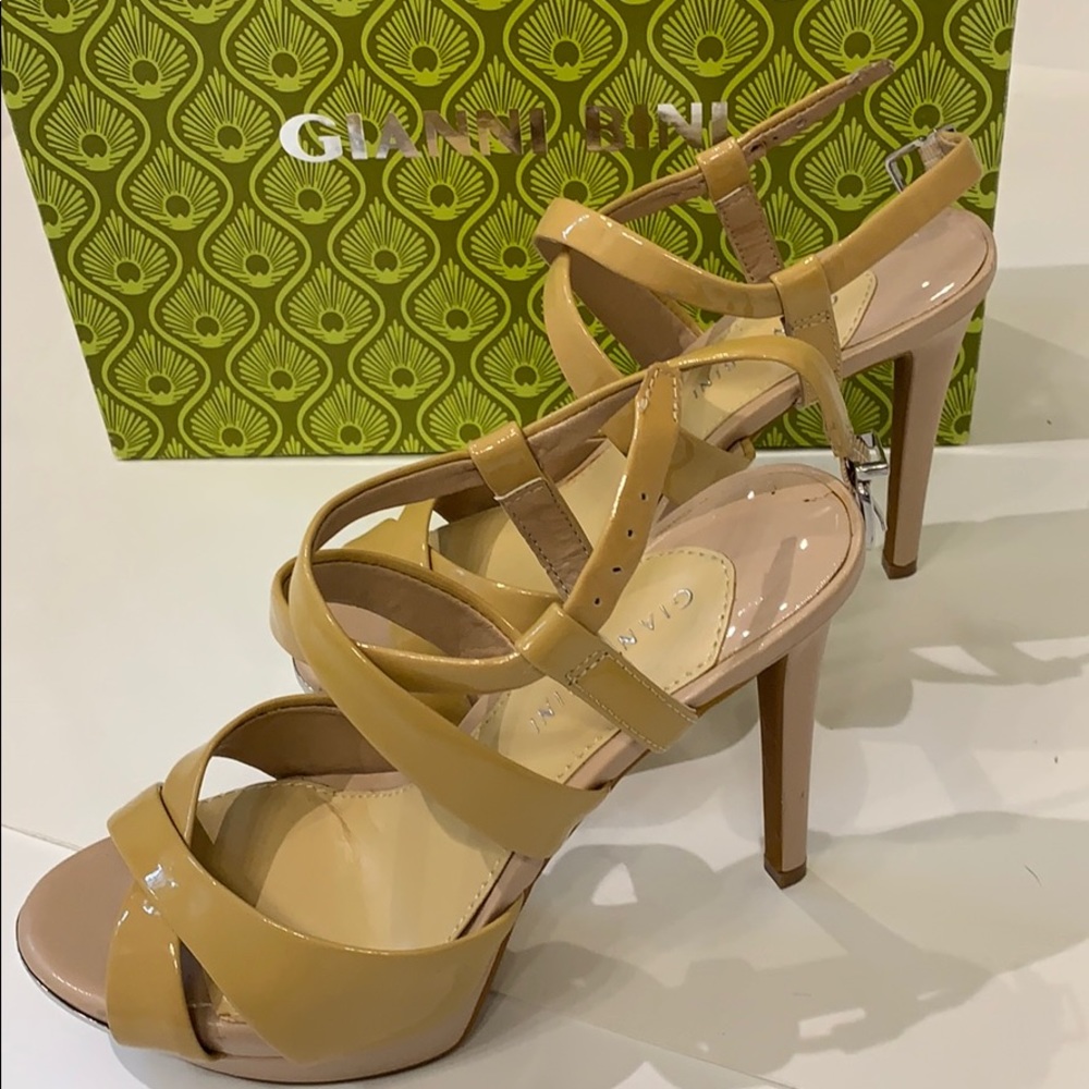 EUC Gianni Bini Heels!